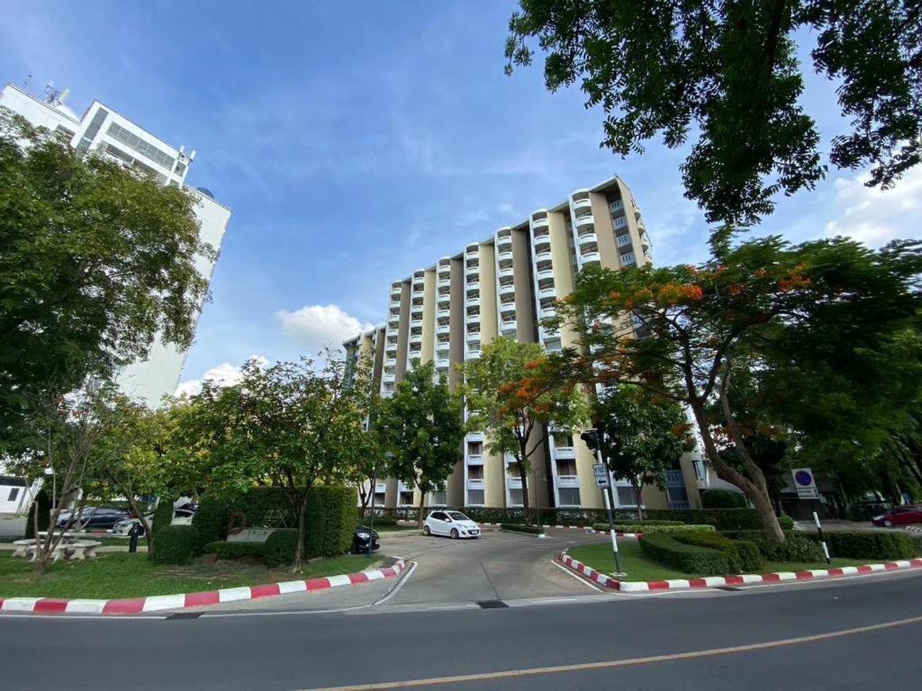 Dluxx Thammasat Hotel Pathum Thani Exterior photo