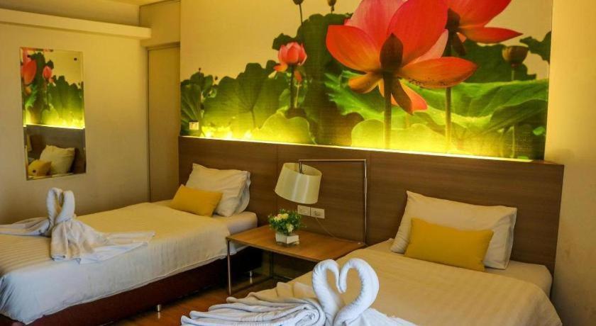 Dluxx Thammasat Hotel Pathum Thani Exterior photo